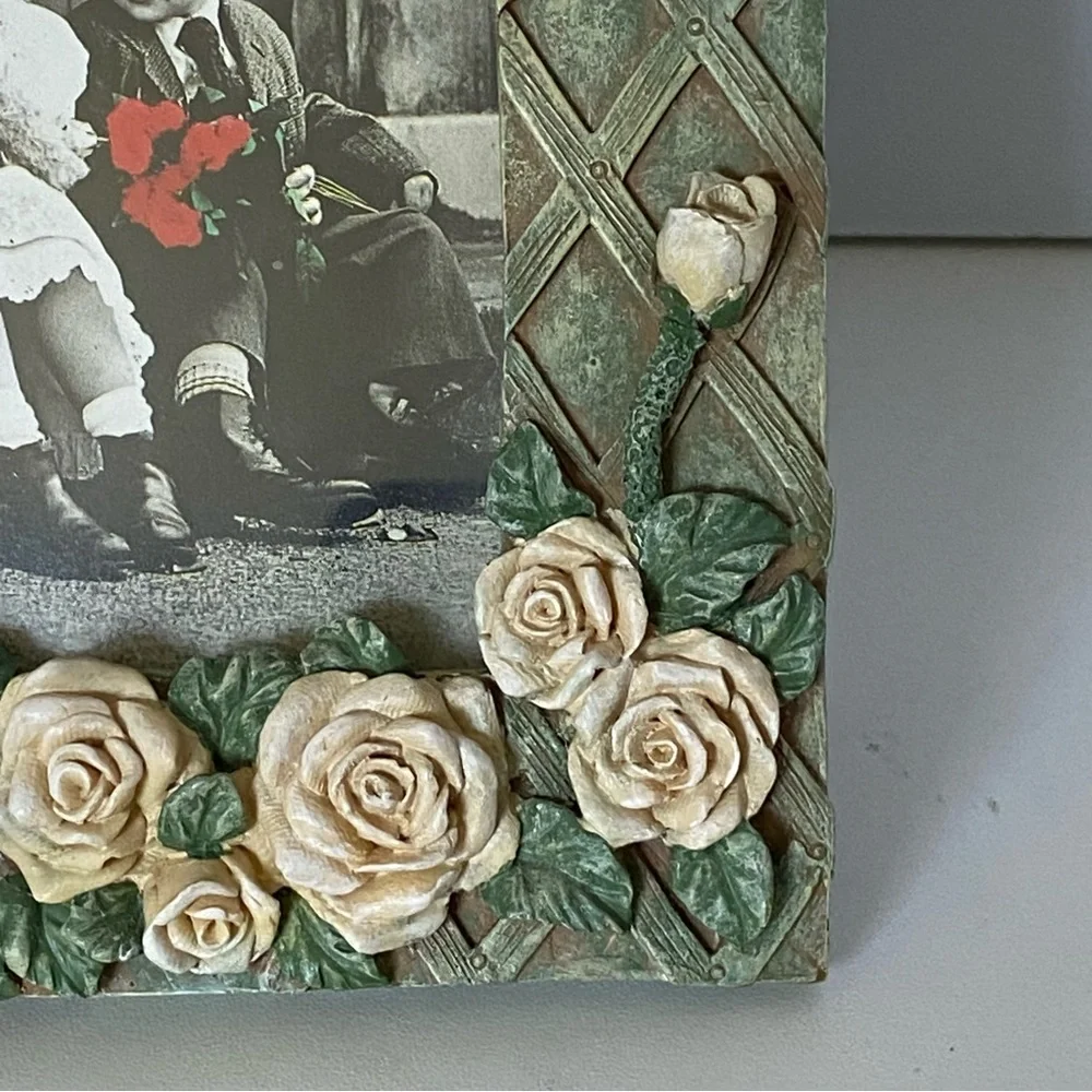 Picture Frame Roses Cottage-core Resin 3D Floral Ornate Victorian. 3.5 X 5 Photo